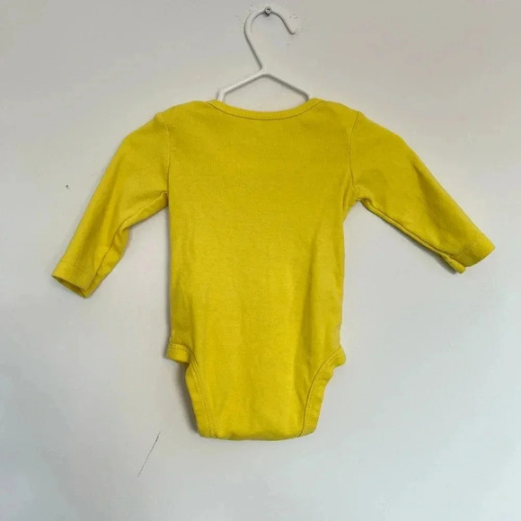 5/25$ Carter’s yellow baby bodysuit  size 0-3 months - Picture 5 of 6
